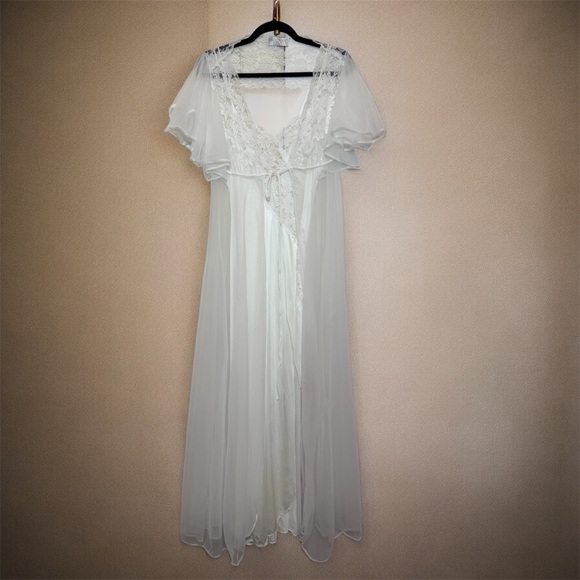 Vtg Val Mode 2 Pc Peignoir Set White Asymmetrical Lace+Luxuriously Sheer Robe - Picture 10 of 16